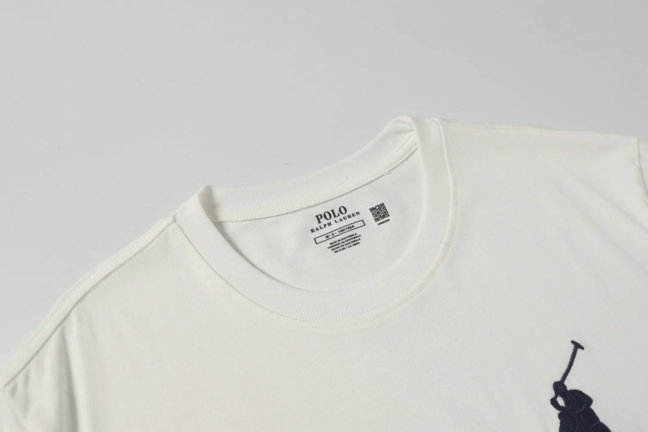 P130 Style number: A001 [Ralph Lauren classic embroidered round neck basic short sleeves] ✅270g double yarn fabric, custom woven and dyed threads ✅Original stickers Scan the QR code to enter the official website ✅Large version, loose and stylish, can wear up to 200 pounds Color: black, white, navy blue, gray Size: S-XL